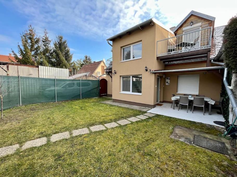 Rabbit Apartman Mosonmagyaróvár Exterior foto